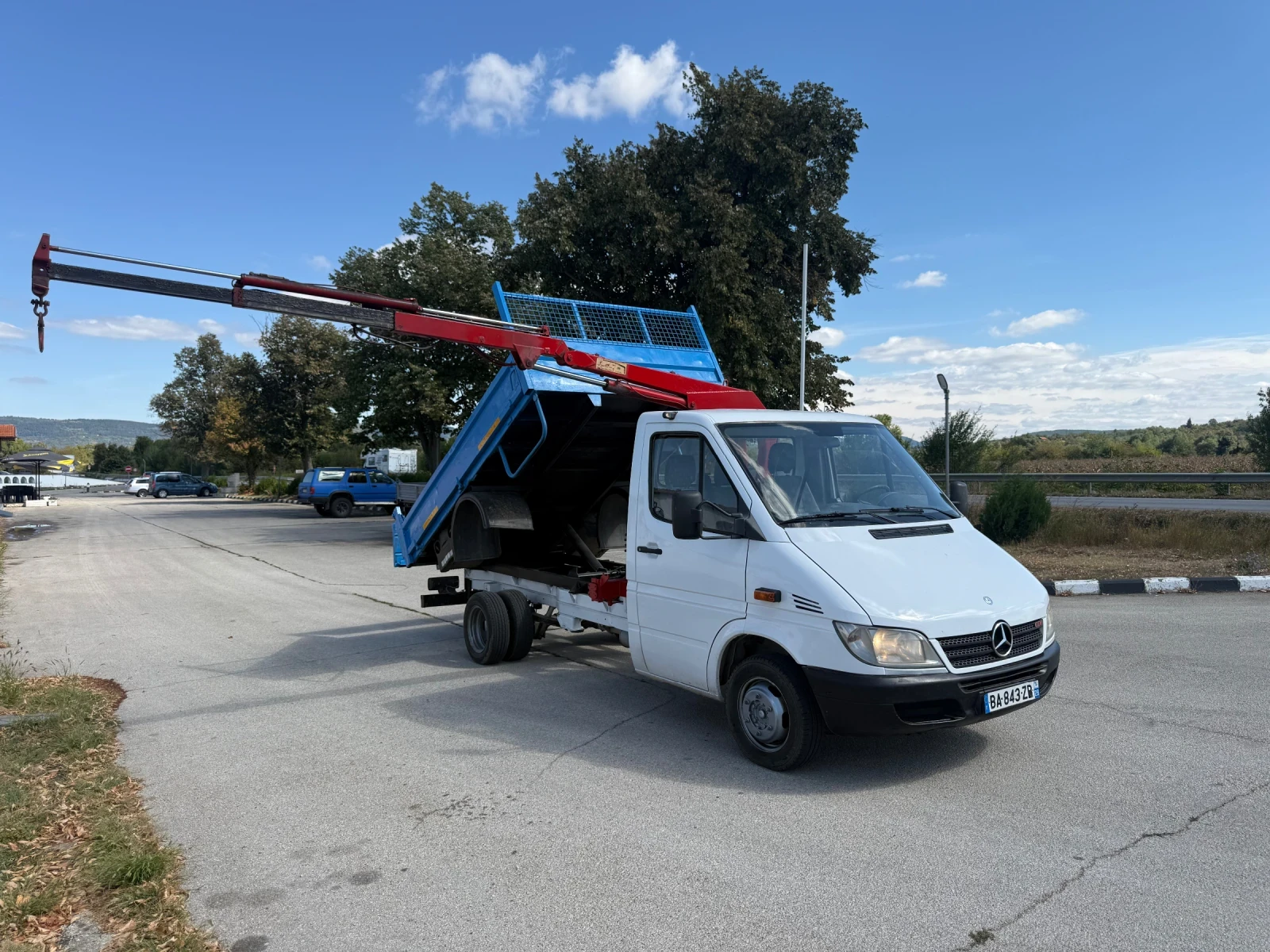 Mercedes-Benz Sprinter 411 Оригинален Самосвал с Кран, снимка 4 - Бусове и автобуси - 56155798