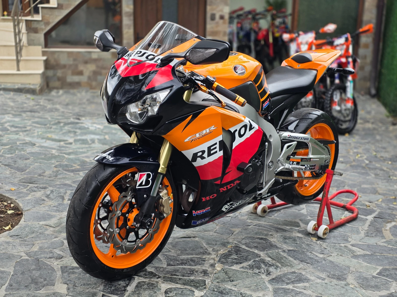 Honda Cbr 1000 ЛИЗИНГ REPSOL, снимка 16 - Мотоциклети и мототехника - 56520840