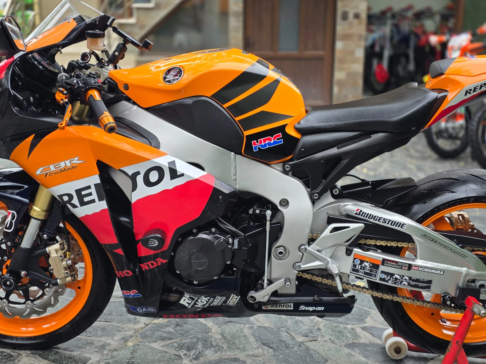 Honda Cbr 1000 ЛИЗИНГ REPSOL, снимка 14 - Мотоциклети и мототехника - 56520840