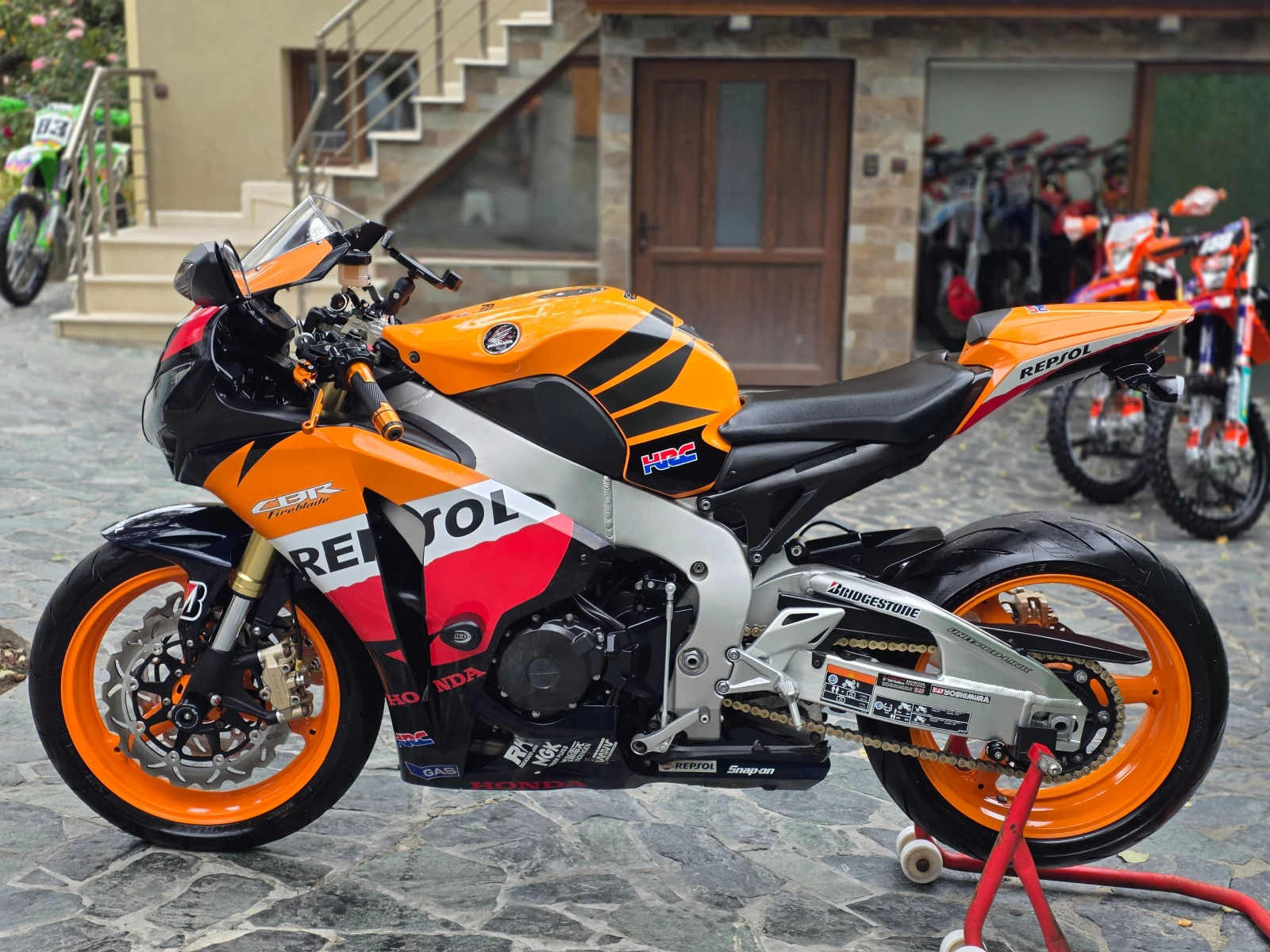 Honda Cbr 1000 ЛИЗИНГ REPSOL, снимка 13 - Мотоциклети и мототехника - 56520840