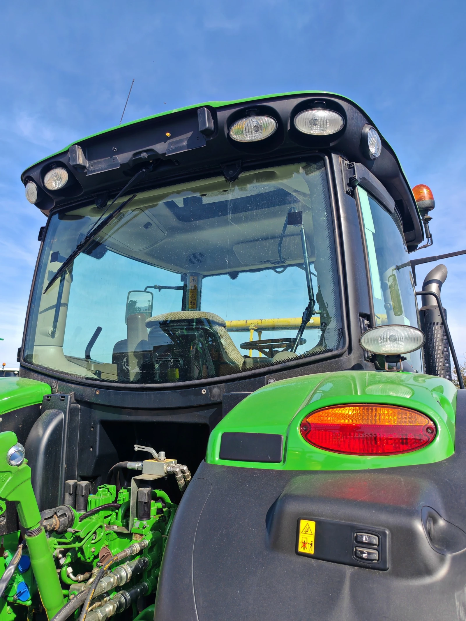 ������� John Deere 6125R ������ � ������������ ������ 20 % | Mobile.bg � ����������� 6
