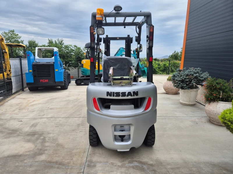 Мотокар Nissan 2 тона / ГАЗ-БЕНЗИН / АВТОМАТ / ПЕРФЕКТЕН, снимка 4 - Индустриална техника - 49458974