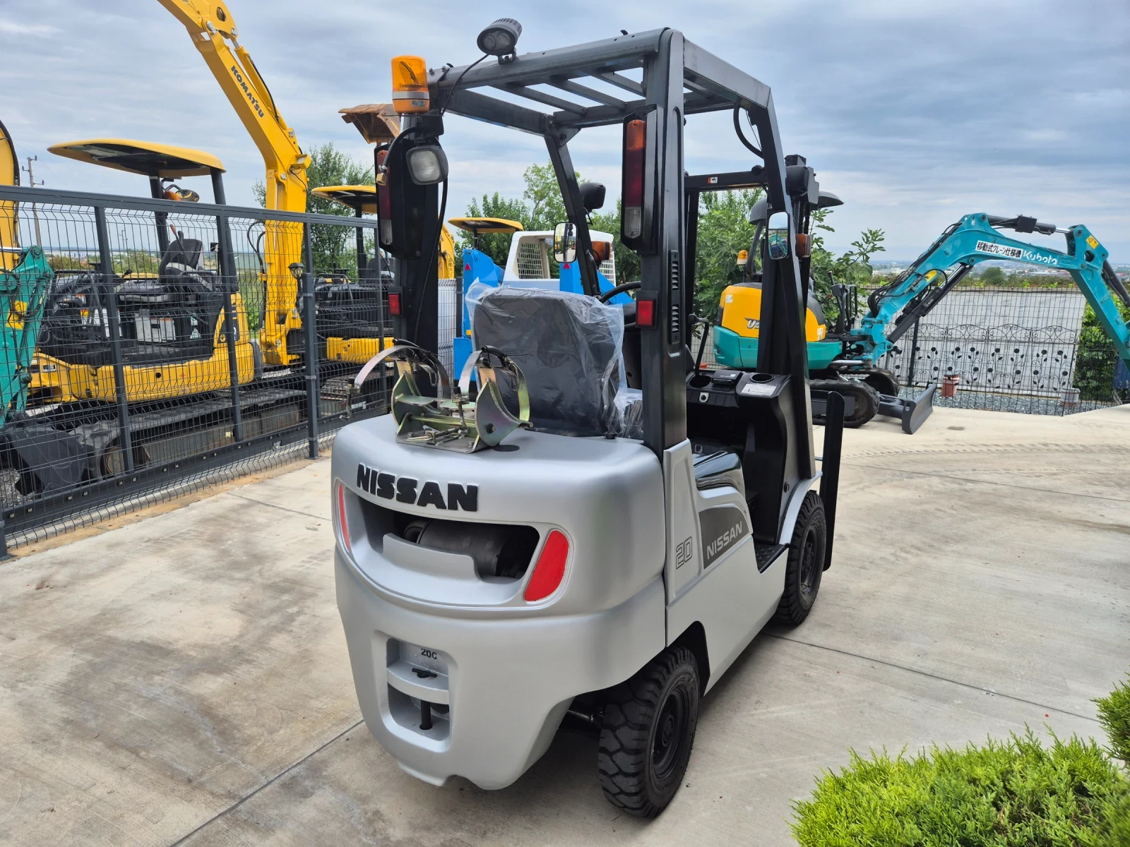  Nissan 2  / - /  /  | Mobile.bg   5