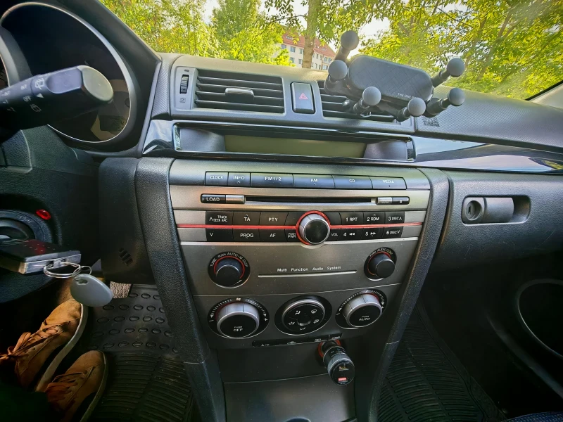 Mazda 3, снимка 11 - Автомобили и джипове - 52463801