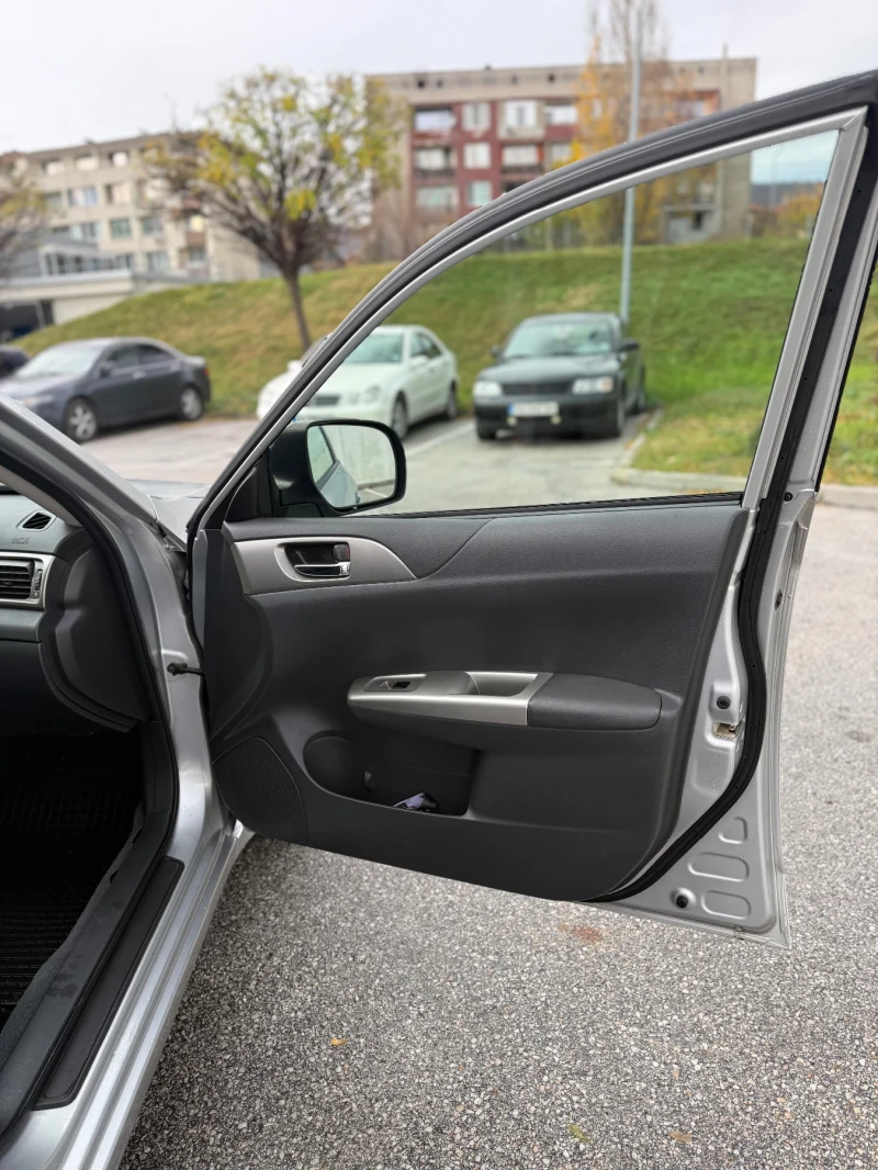 Subaru Impreza, снимка 2 - Автомобили и джипове - 52827632