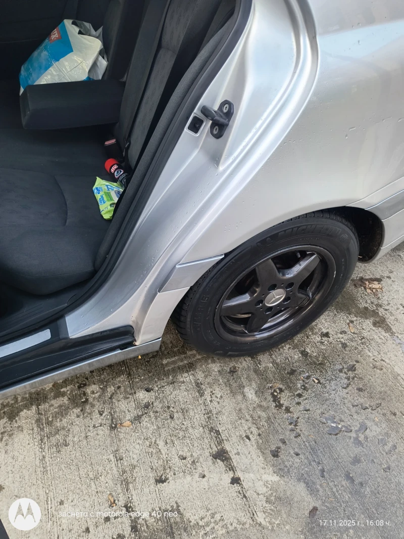 Mercedes-Benz C 220, снимка 3 - Автомобили и джипове - 53057213