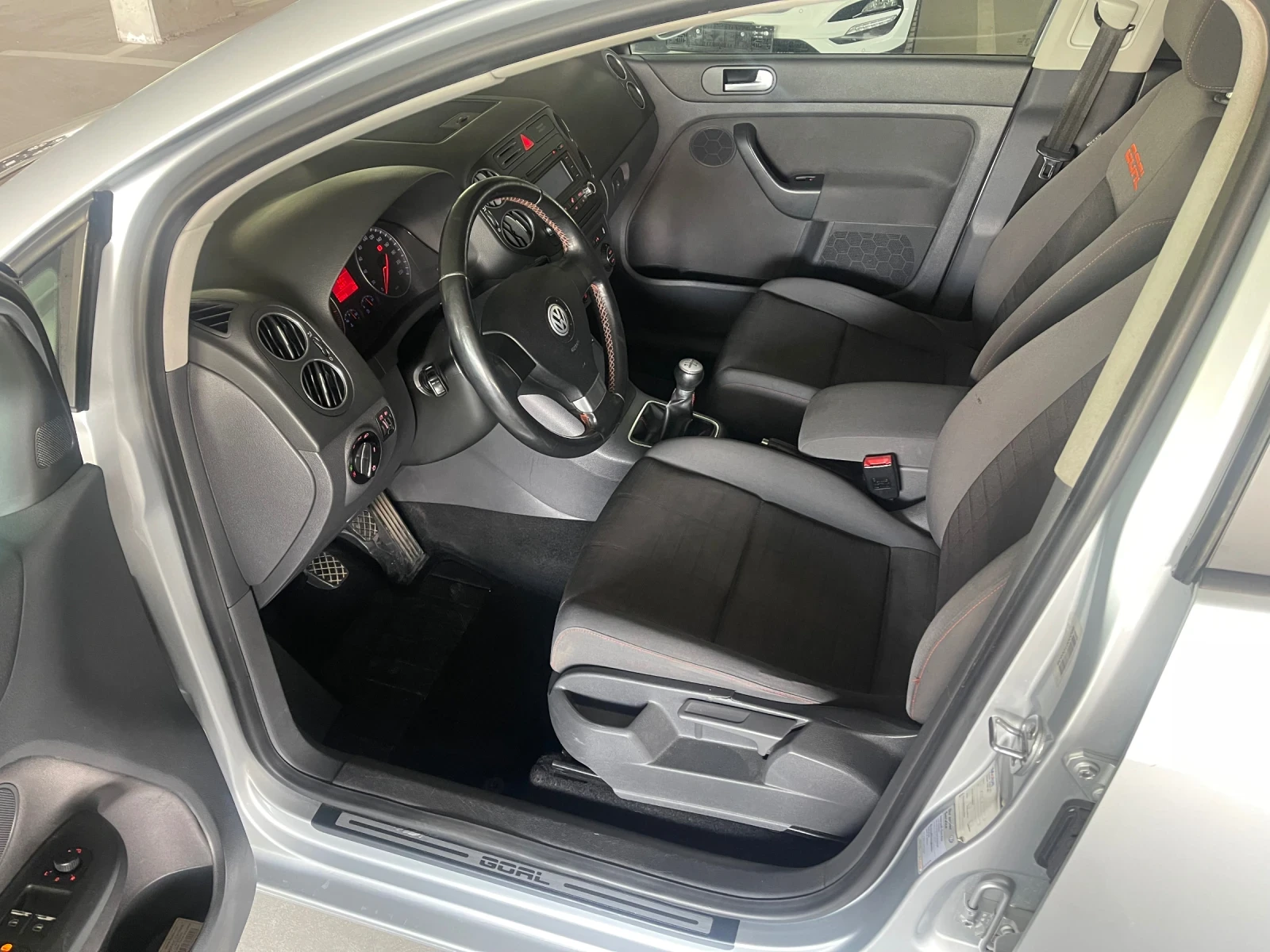 VW Golf Plus ГАЗ КЛИМАТРОНИК ПОДГРЕВ 4ВРАТИ РЕГИСТРИРАН ОБСЛУЖЕ - изображение 7
