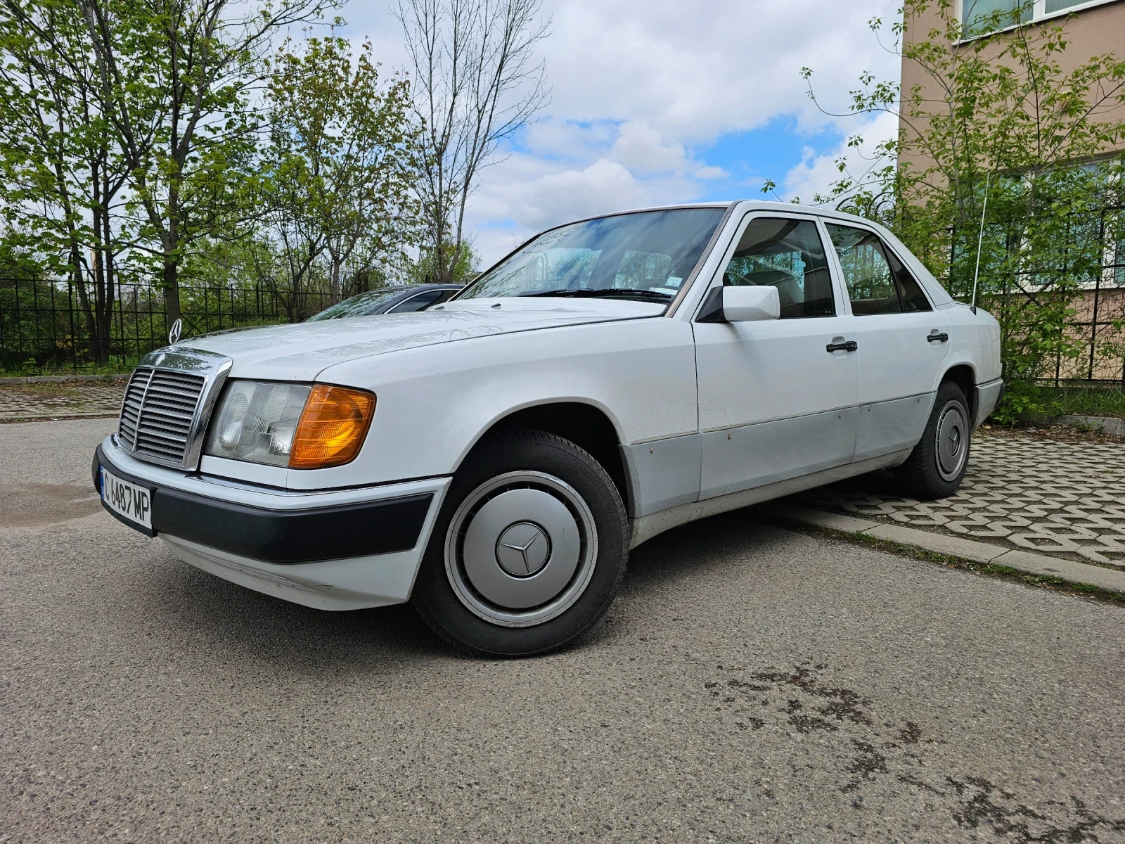 Mercedes-Benz 124 300 Д - изображение 3