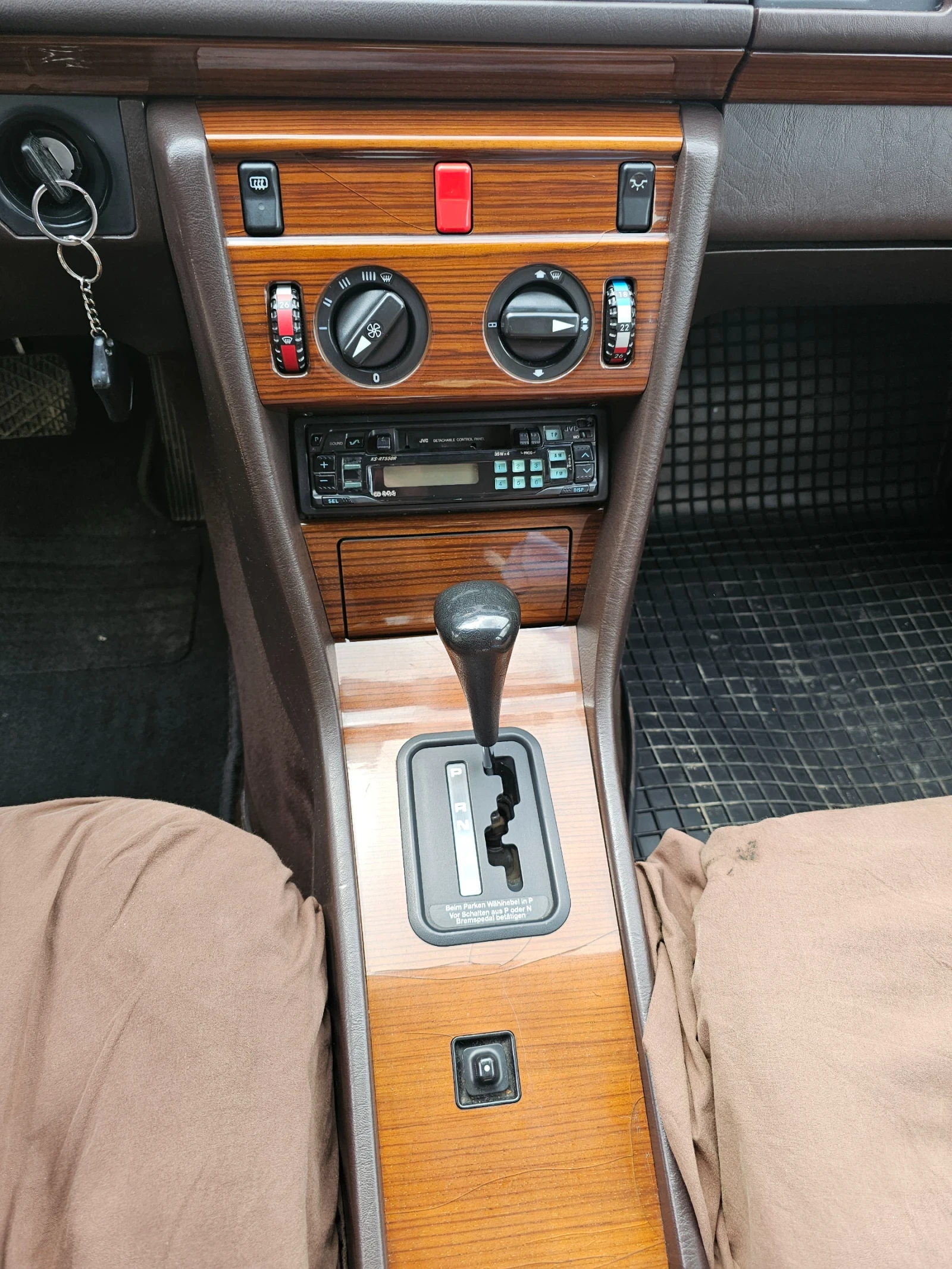 Mercedes-Benz 124 300 Д - изображение 7