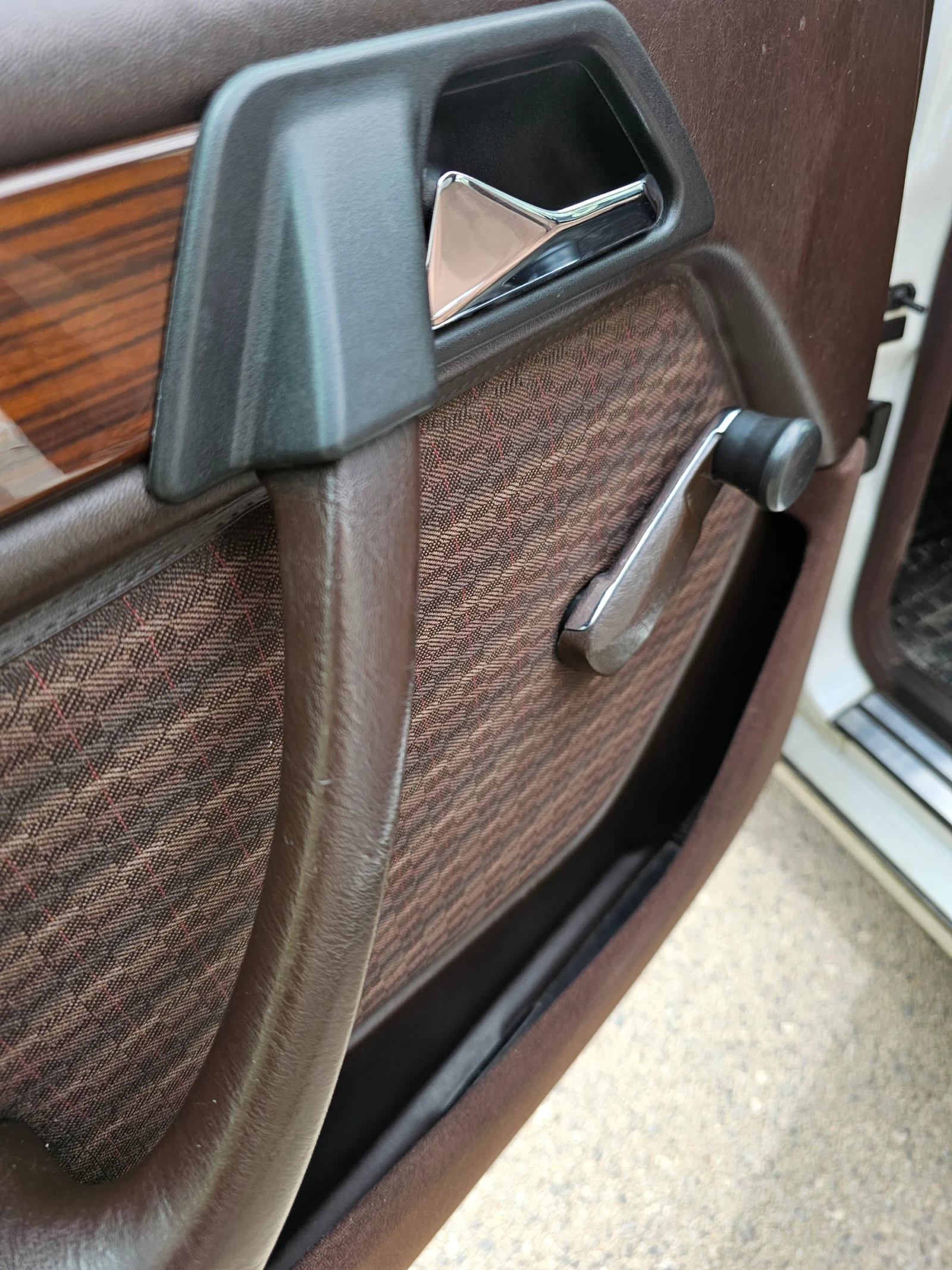 Mercedes-Benz 124 300 Д - изображение 5