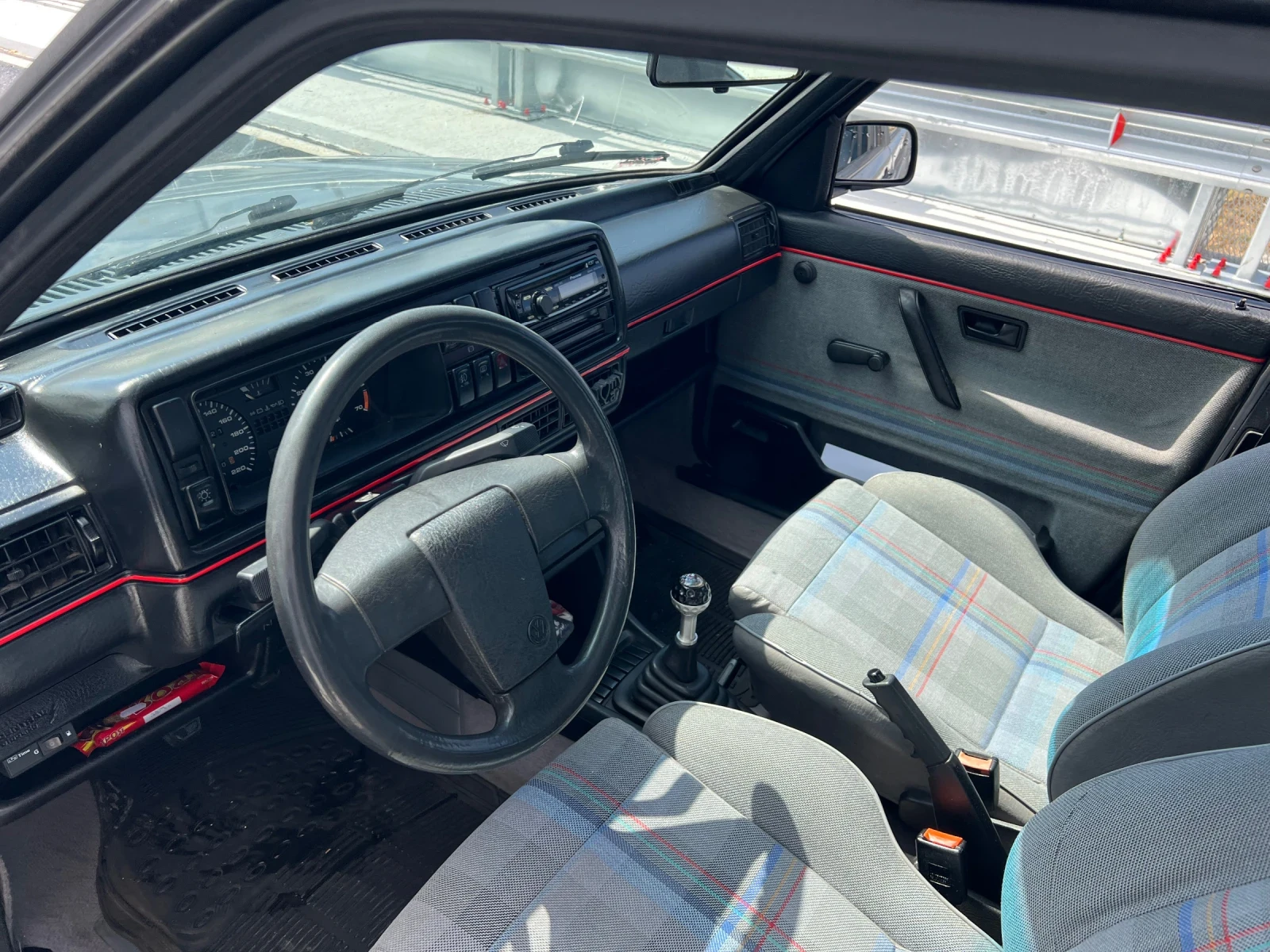 VW Jetta 1.6 - изображение 9