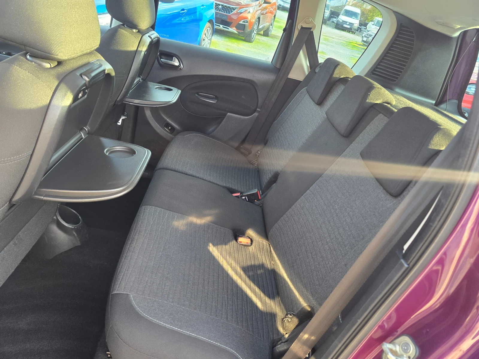 Citroen C3 Picasso 1.2 e-THP Feel Edition - изображение 10