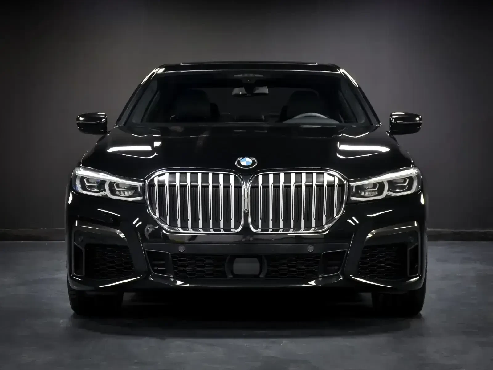 BMW 750 M-Sport* Disctronic* Massage* Soft-Close* Adaptive, снимка 2 - Автомобили и джипове - 54142135