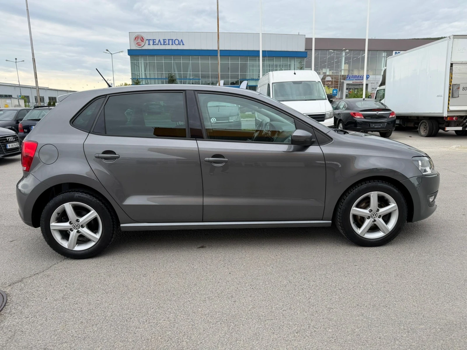 VW Polo 1.6 TDI, снимка 6 - Автомобили и джипове - 54464861