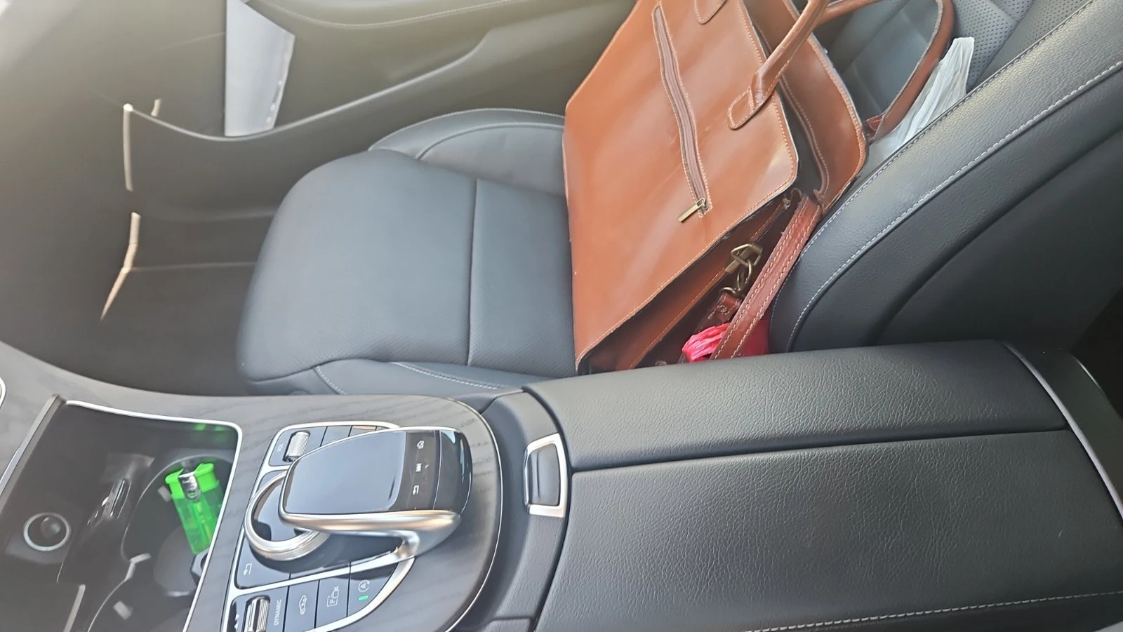 Mercedes-Benz E 400 Реални километри, почти всички екстри, снимка 15 - Автомобили и джипове - 54595240