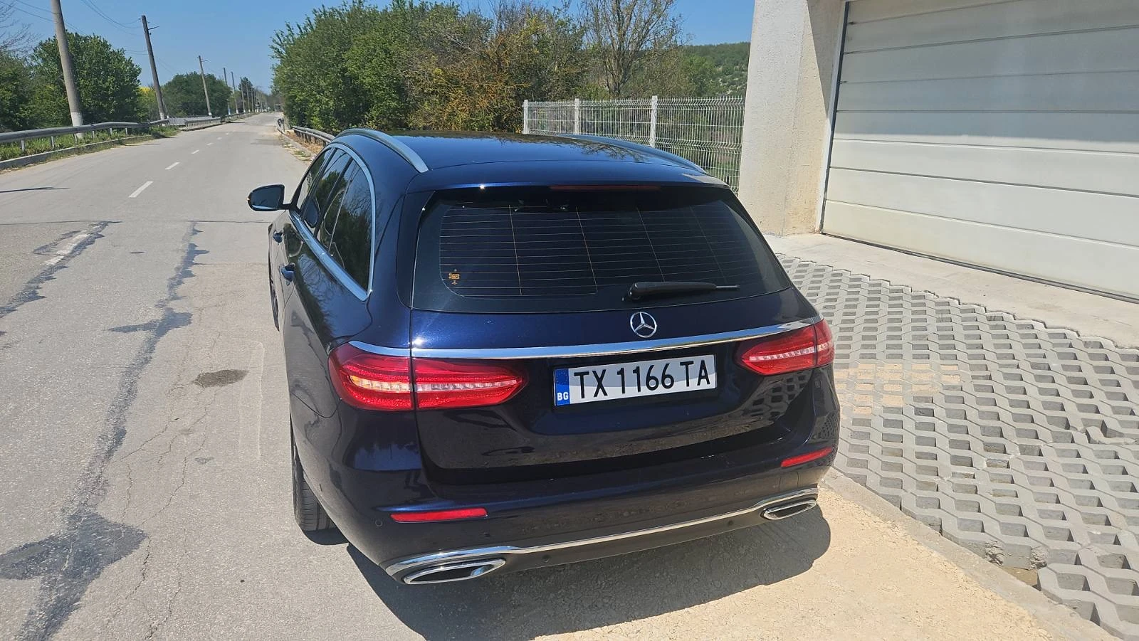 Mercedes-Benz E 400 Реални километри, почти всички екстри, снимка 13 - Автомобили и джипове - 54595240