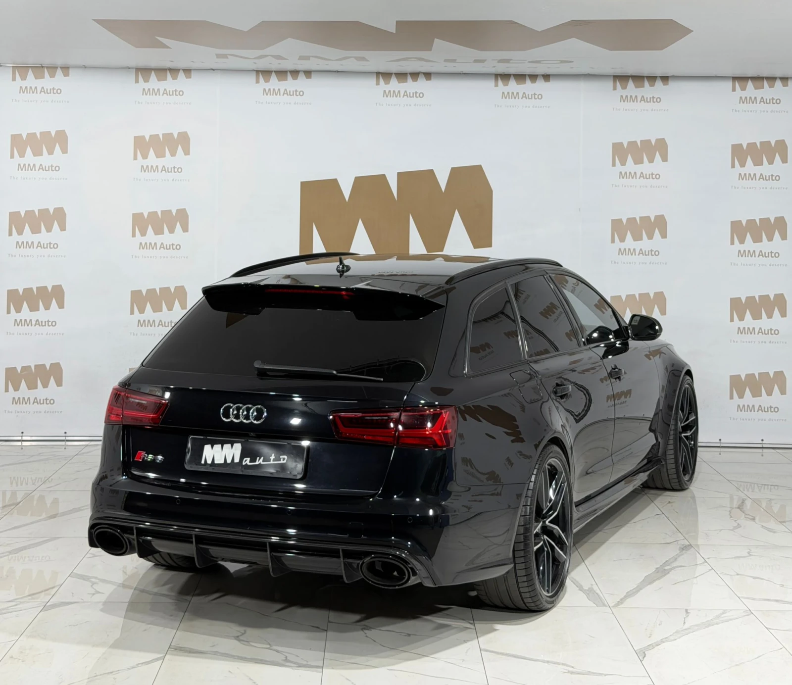 Audi Rs6 Quattro* Downpipe* Carbon* Pano* BOSE, снимка 3 - Автомобили и джипове - 54774986