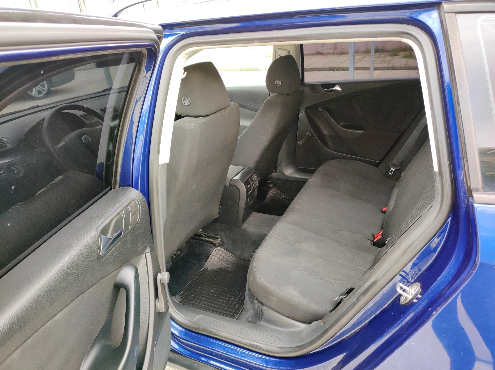 VW Passat Климатик/Темпомат/Navi, снимка 7 - Автомобили и джипове - 54906351