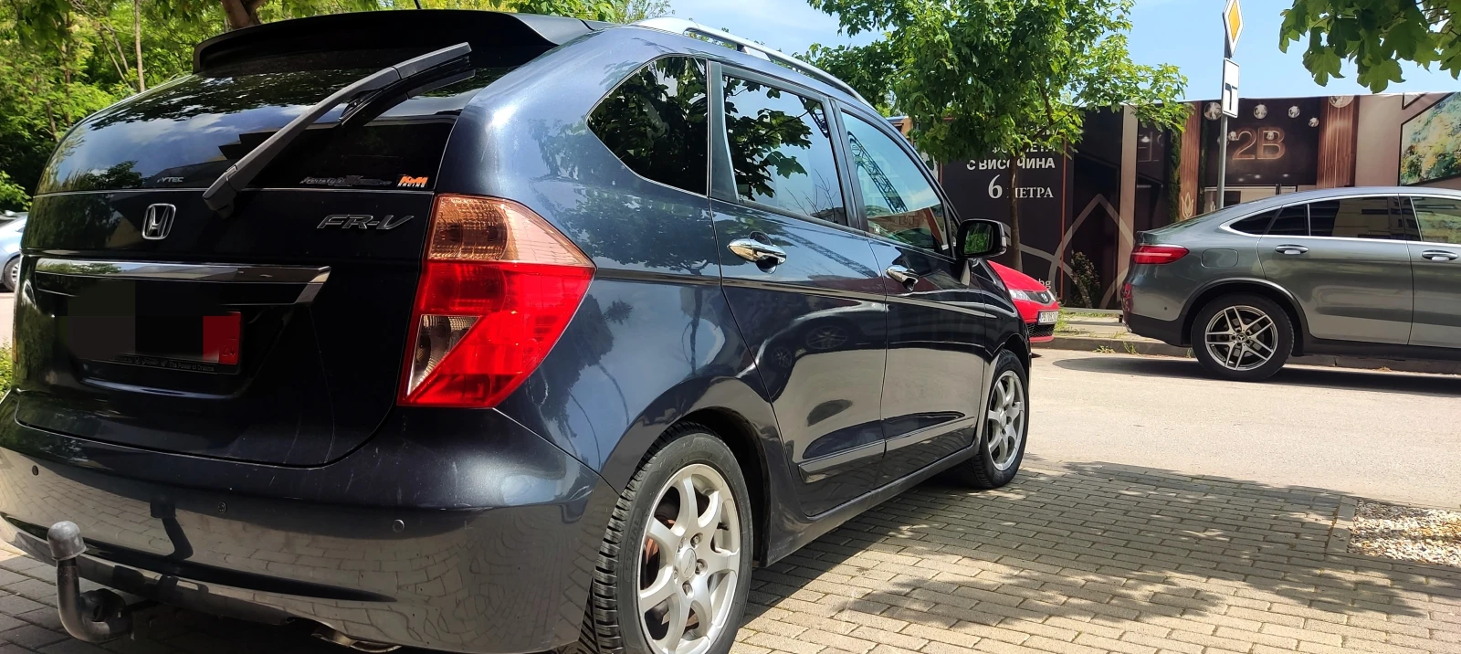 Honda Fr-v, снимка 2 - Автомобили и джипове - 54981558