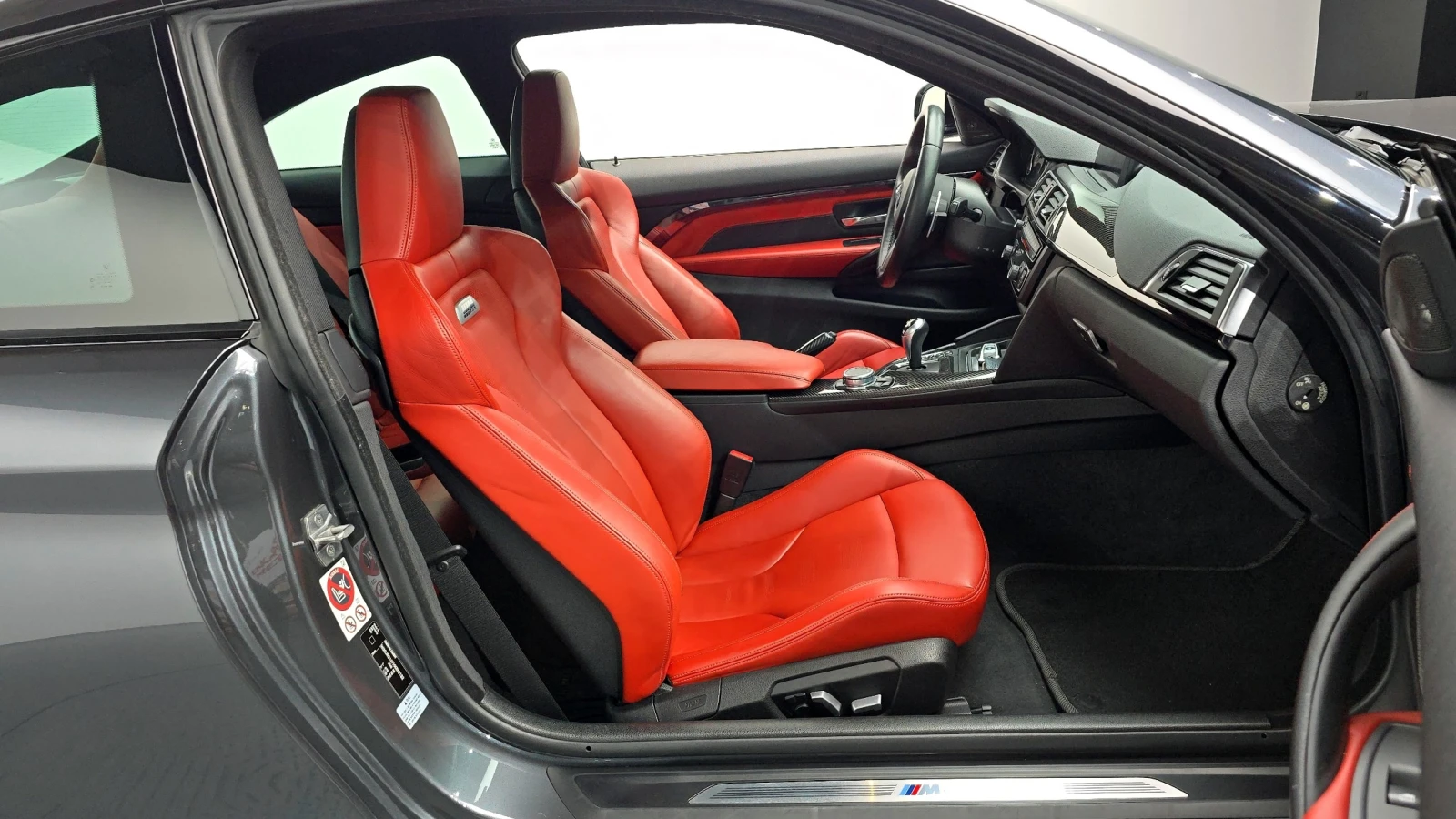 BMW M4 3.0 Twin Power Turbo R6, снимка 10 - Автомобили и джипове - 55432471