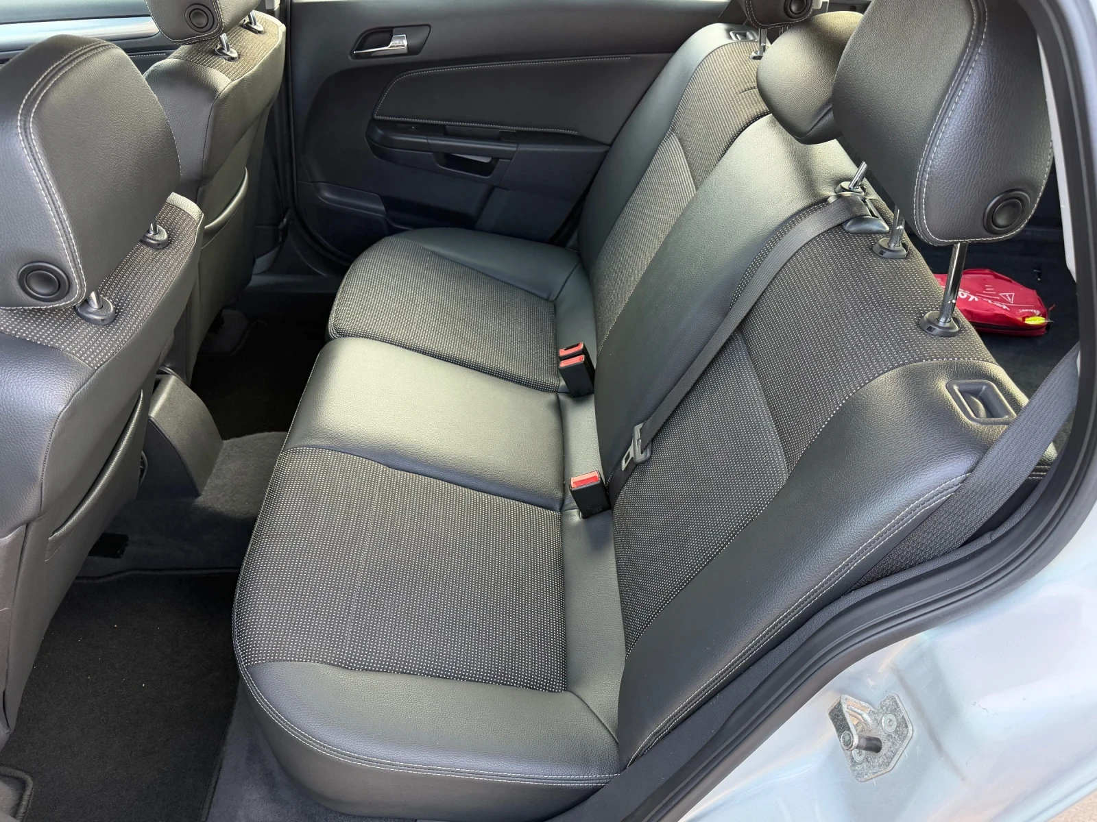 Opel Astra 1.6 ФЕЙС, снимка 12 - Автомобили и джипове - 55439672