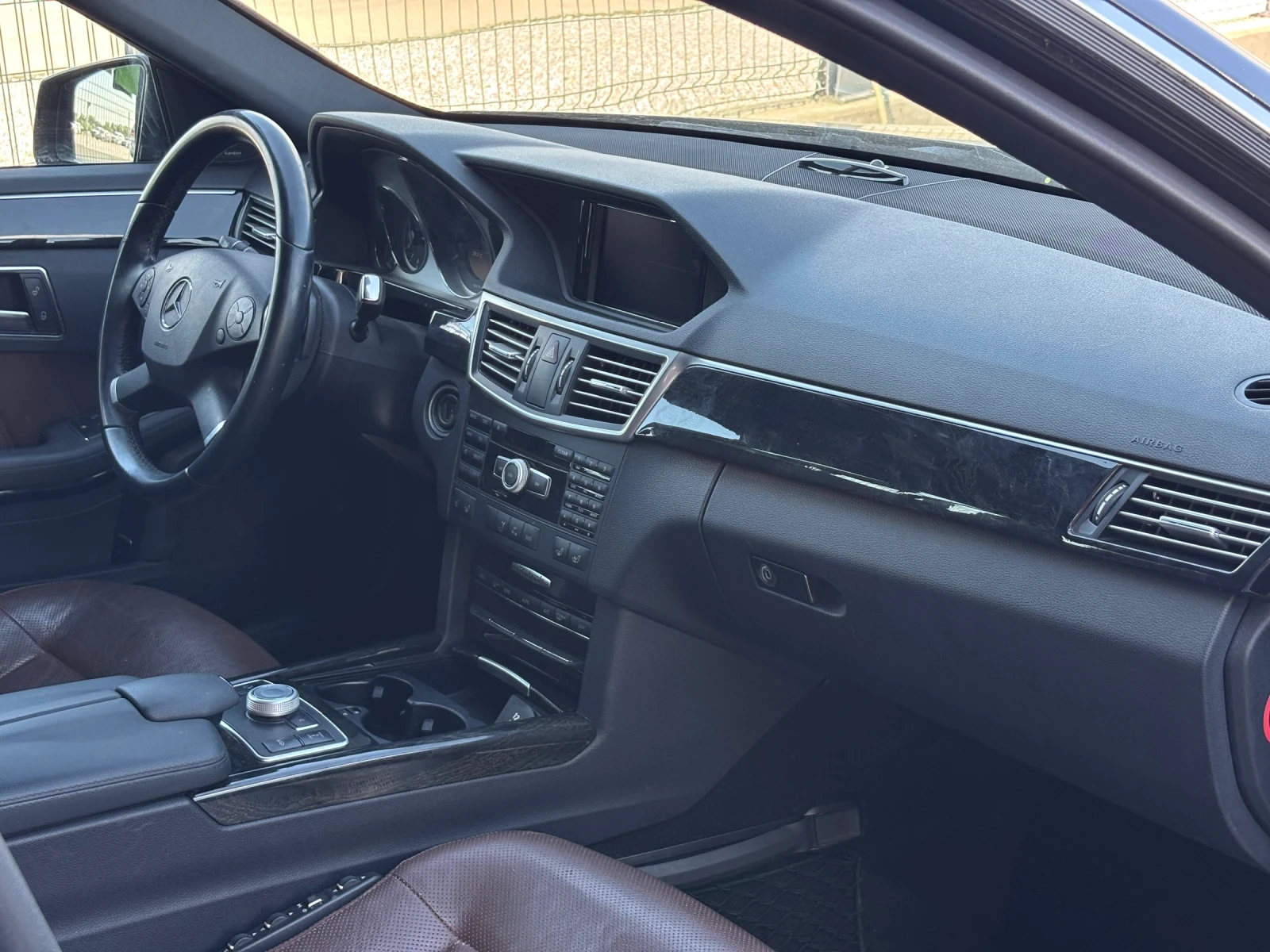 Mercedes-Benz E 250 / KOJA / NAVI / ТОП СЪСТОЯНИЕ , снимка 8 - Автомобили и джипове - 55448062