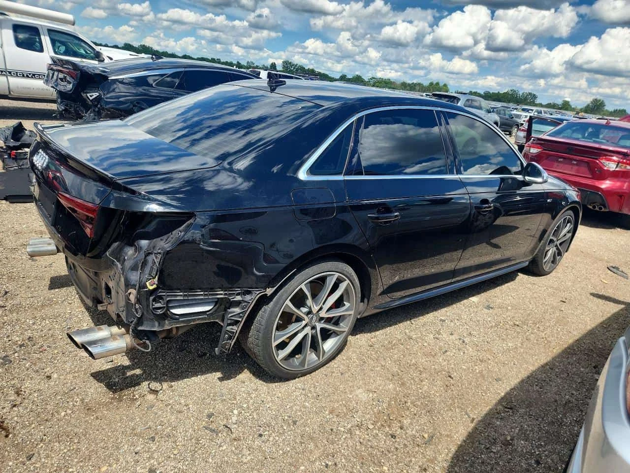 Audi S4  CARFAX / B&0/LED/МАСАЖИ, снимка 3 - Автомобили и джипове - 55632591
