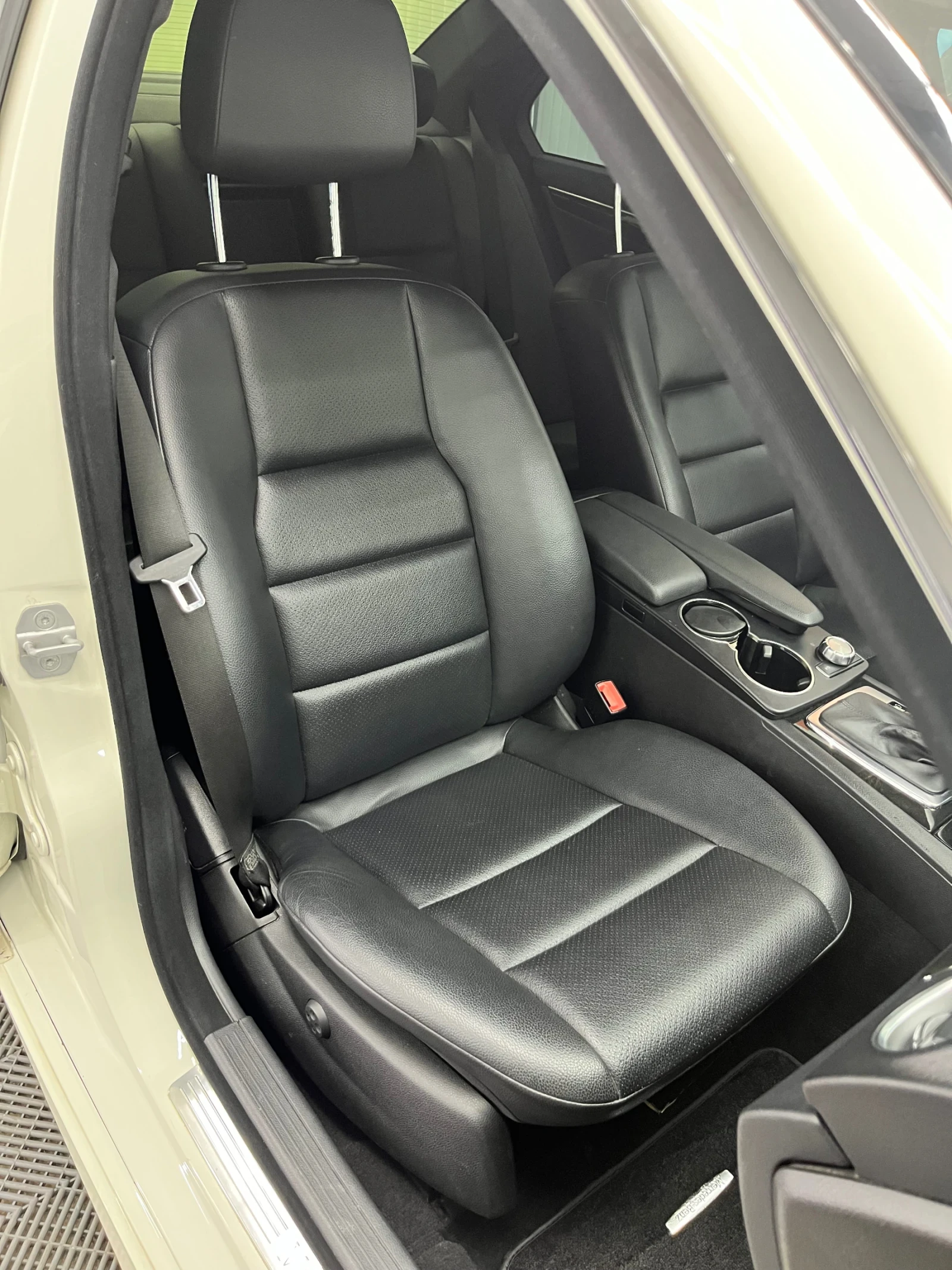 Mercedes-Benz C 300 4MATIC AMG | Бензин + LPG | Har, снимка 10 - Автомобили и джипове - 55656887