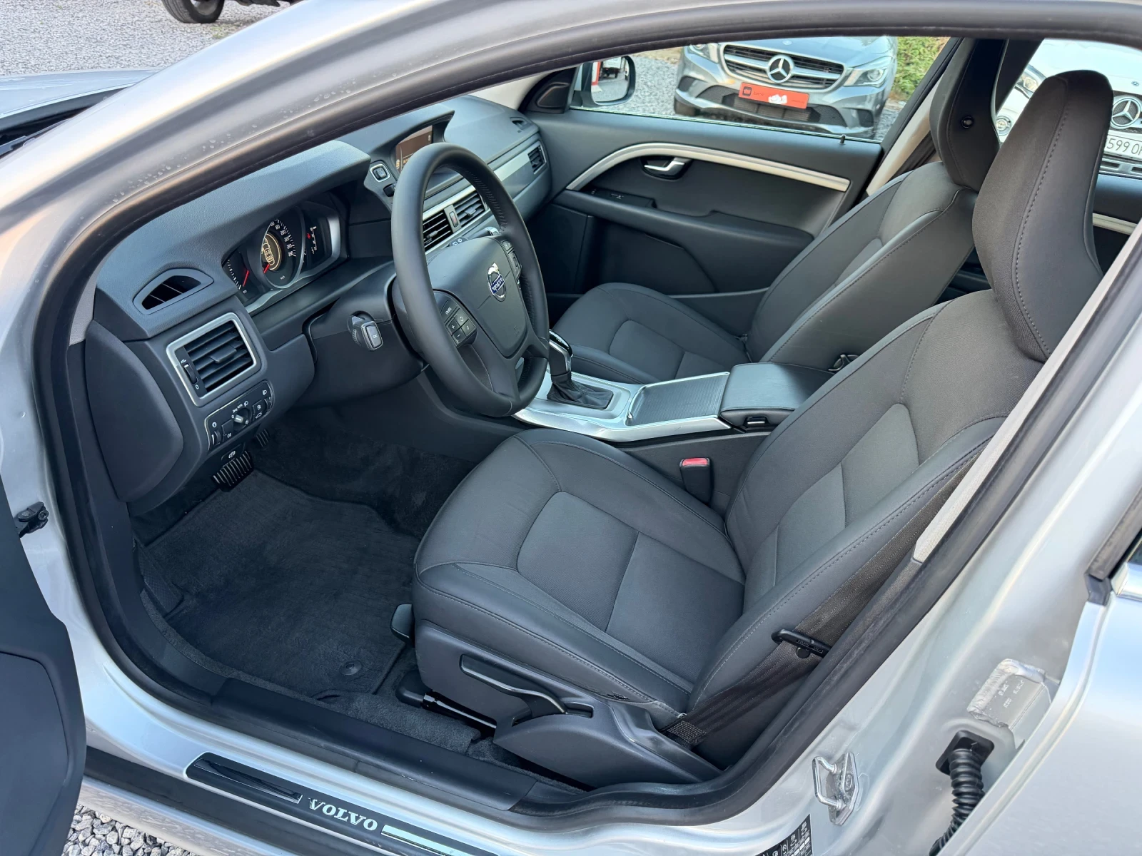 Volvo V70 III, 1.6 D2 (115 Hp) Automatic, Facelift, снимка 9 - Автомобили и джипове - 56015982