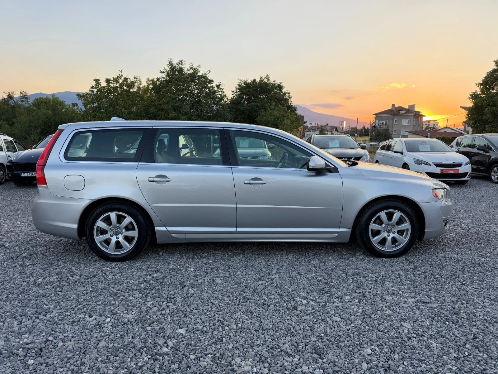 Volvo V70 III, 1.6 D2 (115 Hp) Automatic, Facelift, снимка 5 - Автомобили и джипове - 56015982