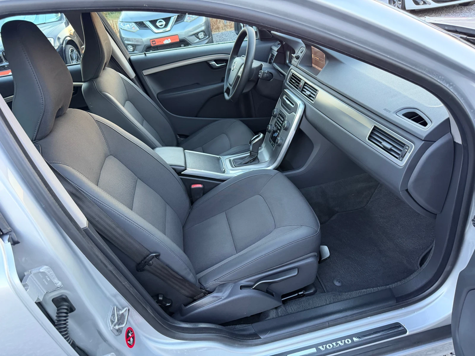 Volvo V70 III, 1.6 D2 (115 Hp) Automatic, Facelift, снимка 10 - Автомобили и джипове - 56015982