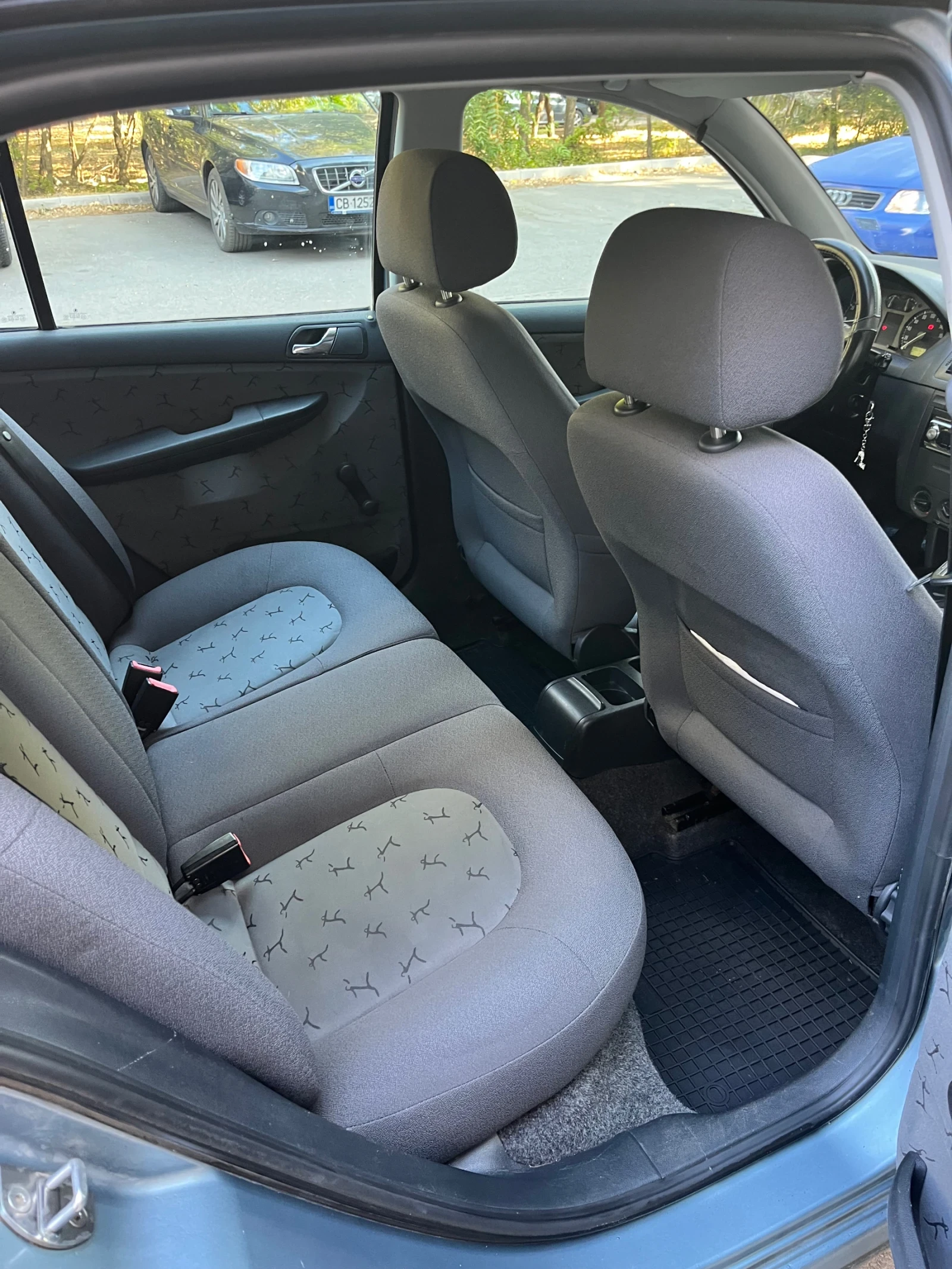 Skoda Fabia, снимка 3 - Автомобили и джипове - 56398473