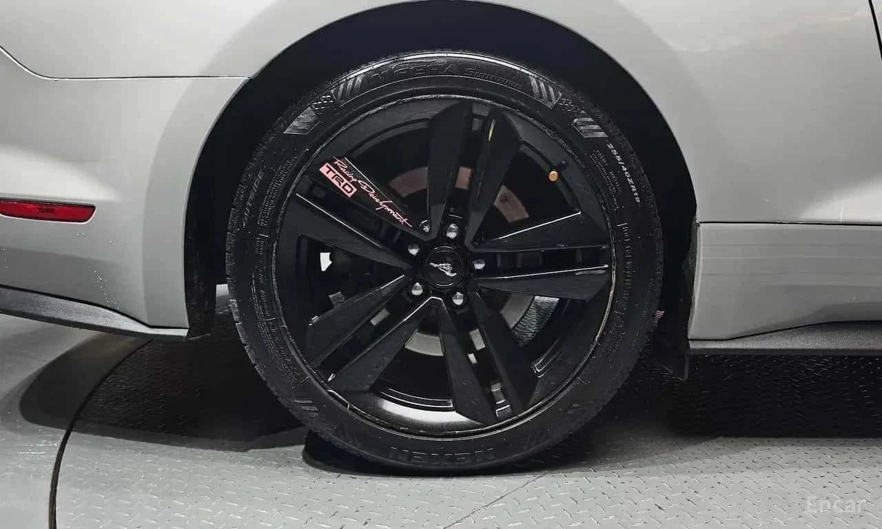 Ford Mustang, снимка 16 - Автомобили и джипове - 56689906
