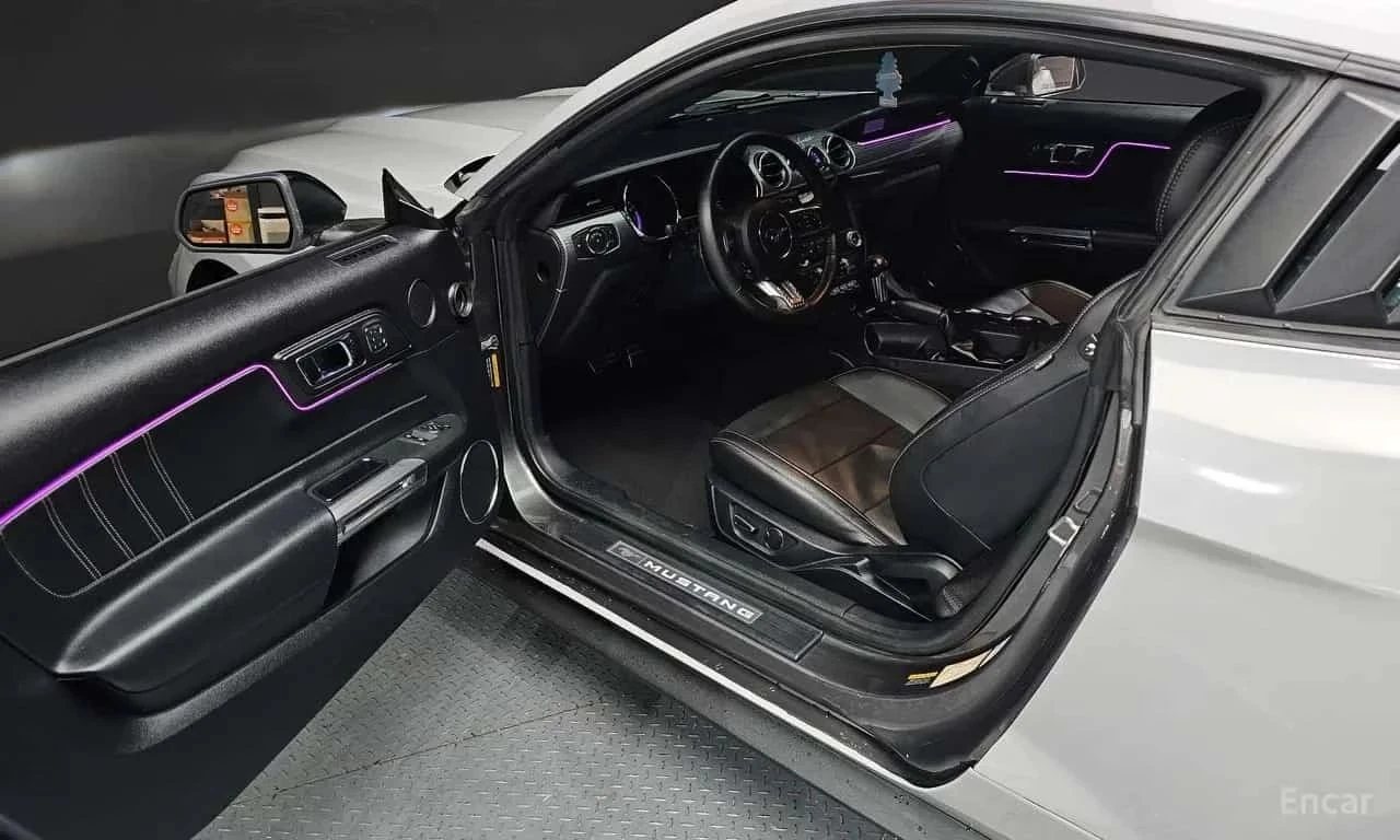 Ford Mustang, снимка 6 - Автомобили и джипове - 56689906