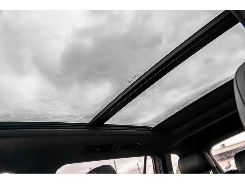 VW Tiguan Comfortline R-Line Black Edition 4MOTION, снимка 17 - Автомобили и джипове - 53508737