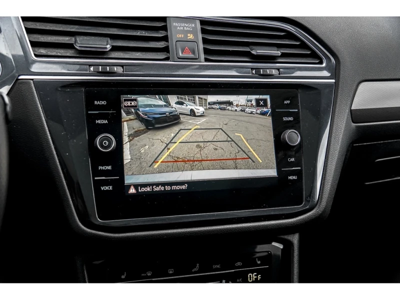 VW Tiguan Comfortline R-Line Black Edition 4MOTION, снимка 11 - Автомобили и джипове - 53508737