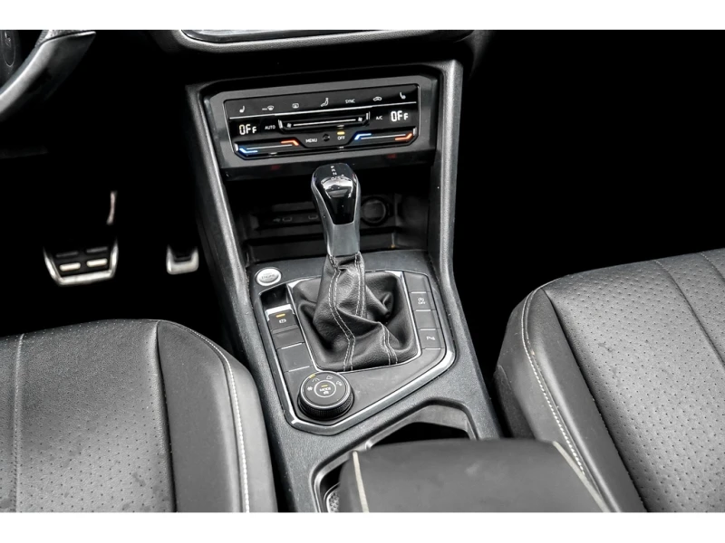 VW Tiguan Comfortline R-Line Black Edition 4MOTION, снимка 12 - Автомобили и джипове - 53508737