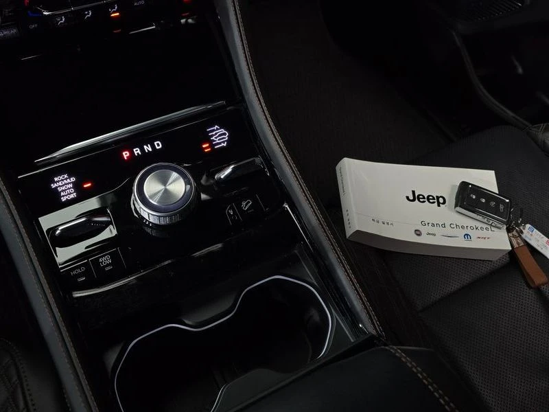 Jeep Cherokee L 3.6 Summit Reserve| 293к.с.| ВКЛ.ТЕХНОТЕСТ, снимка 9 - Автомобили и джипове - 55429207