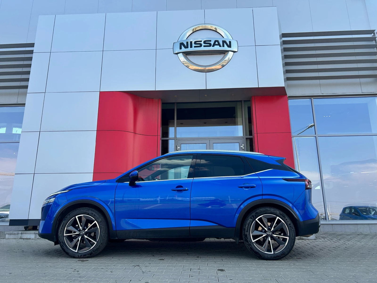 Nissan Qashqai 1.3 DDT Tekna 4x4  - изображение 2