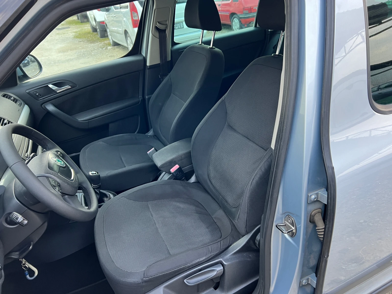 Skoda Yeti 2.0 TDI- 110..* *  *   | Mobile.bg   12