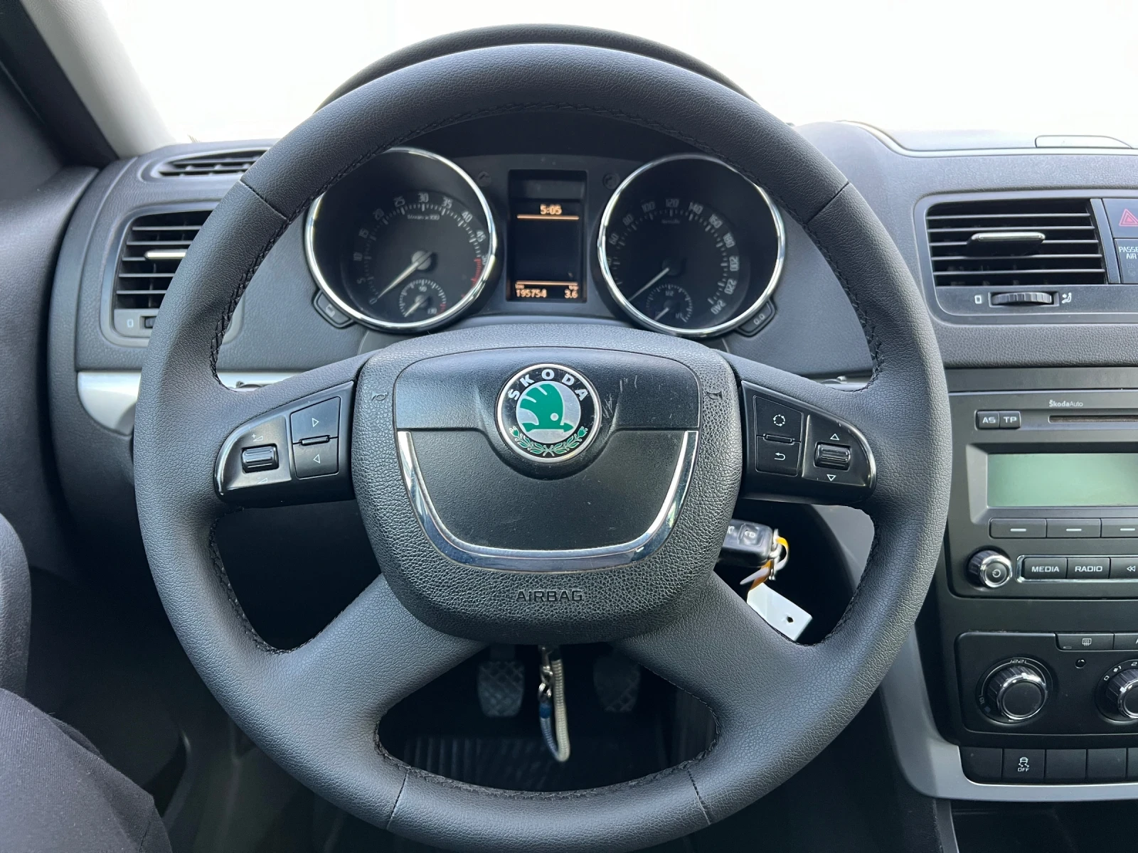 Skoda Yeti 2.0 TDI- 110..* *  *   | Mobile.bg   14