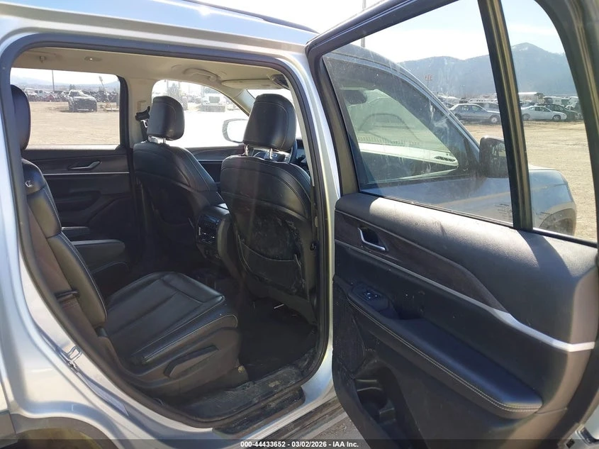 Jeep Grand cherokee 3.6l L Limited 4X4, снимка 8 - Автомобили и джипове - 54136525