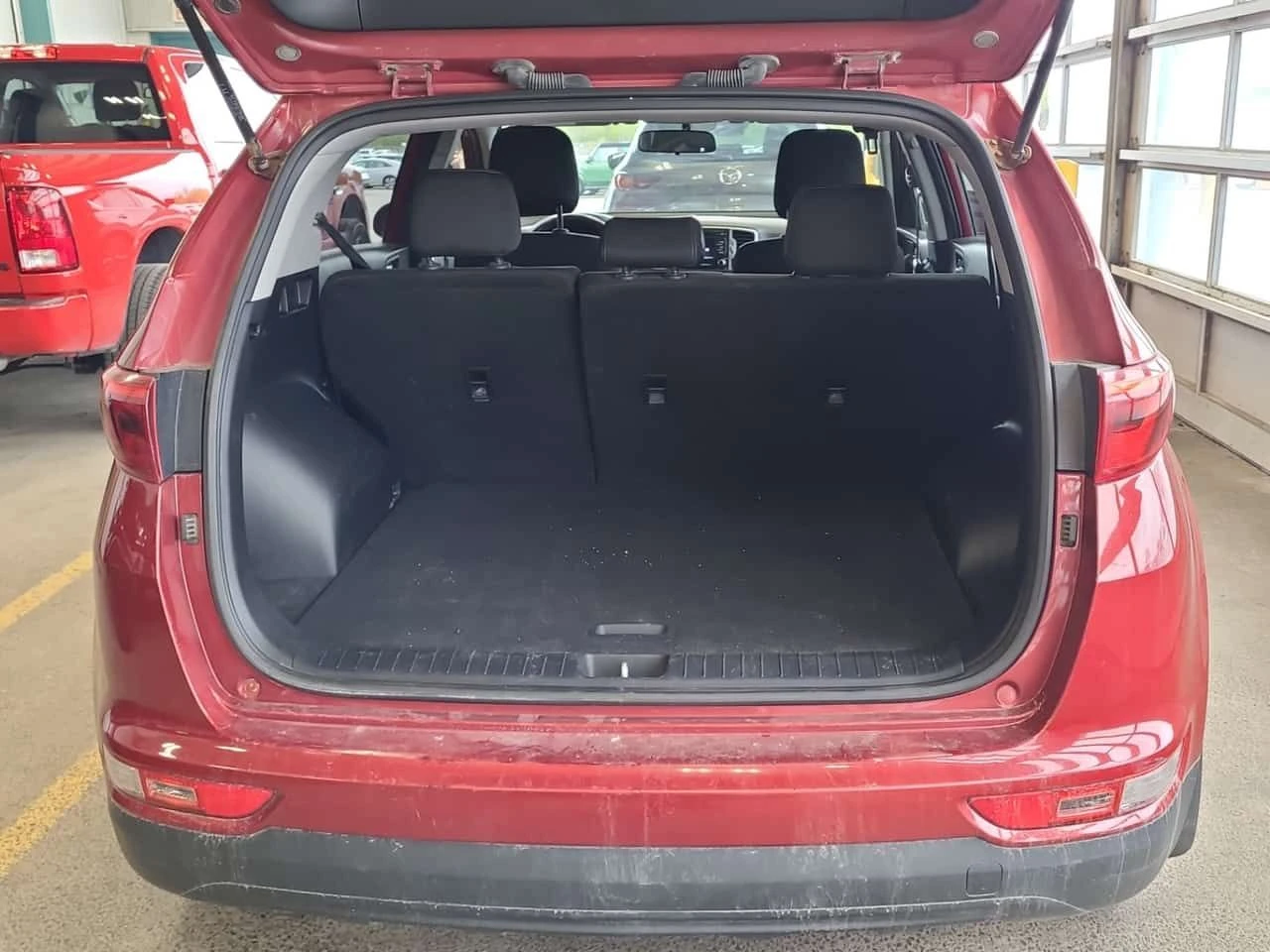 Kia Sportage * LX * АВТОКРЕДИТ БЕЗ ПЪРВОНАЧАЛНА ВНОСКА* , снимка 13 - Автомобили и джипове - 54684780