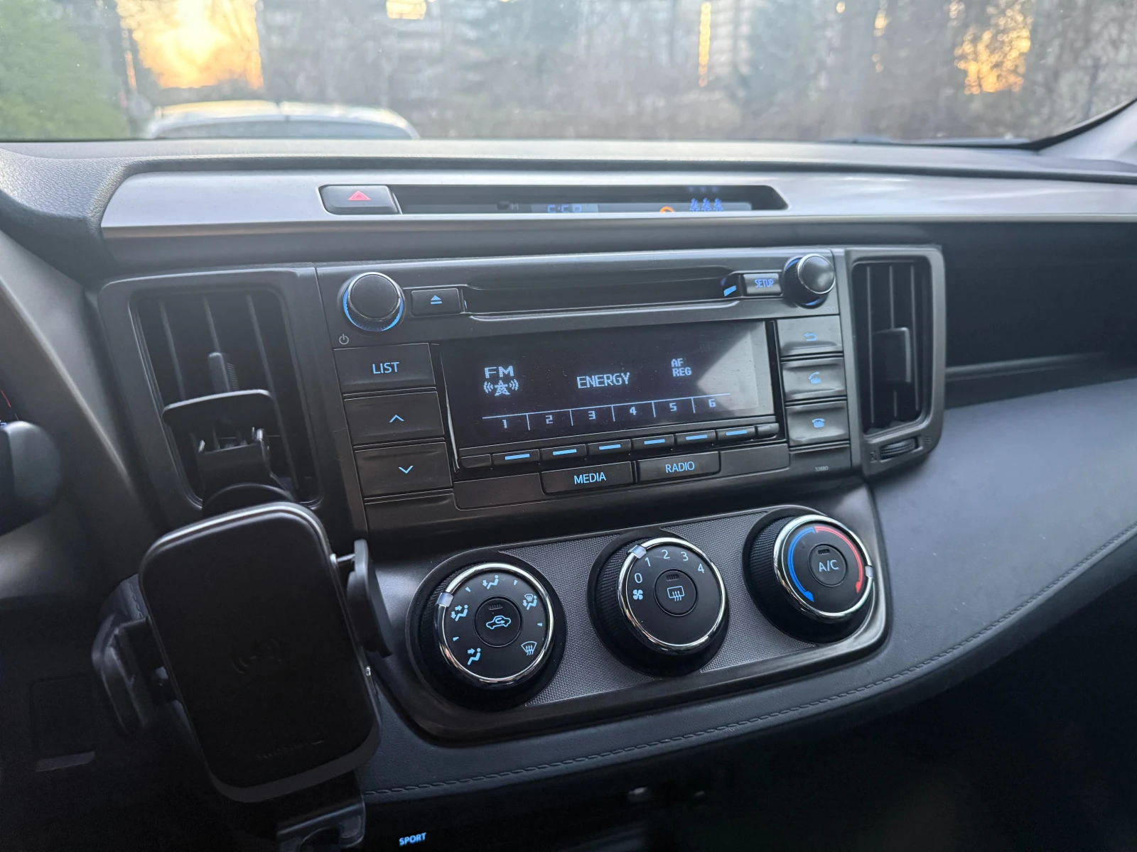 Toyota Rav4, снимка 8 - Автомобили и джипове - 54704194