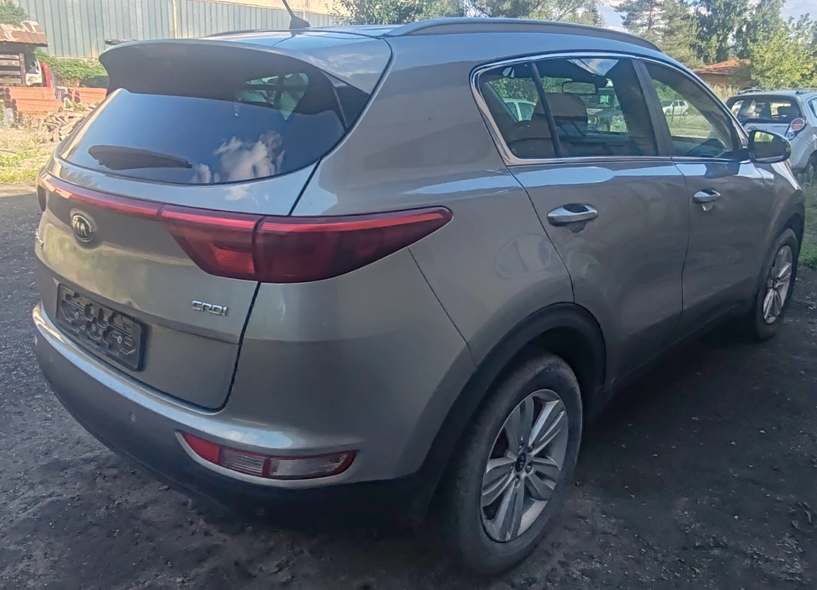 Kia Sportage, снимка 3 - Автомобили и джипове - 55557658