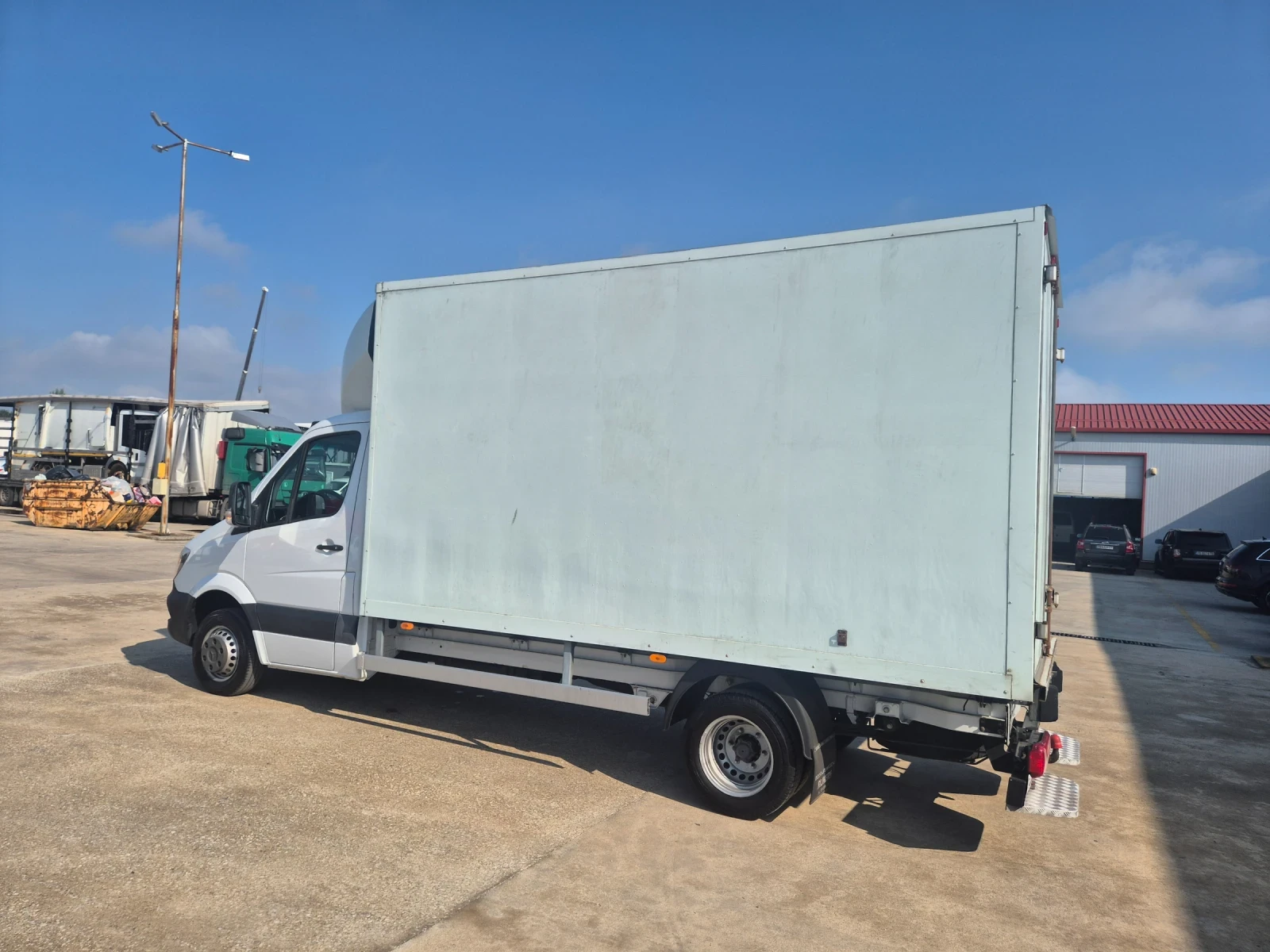 Mercedes-Benz Sprinter 516 фургон - изображение 9
