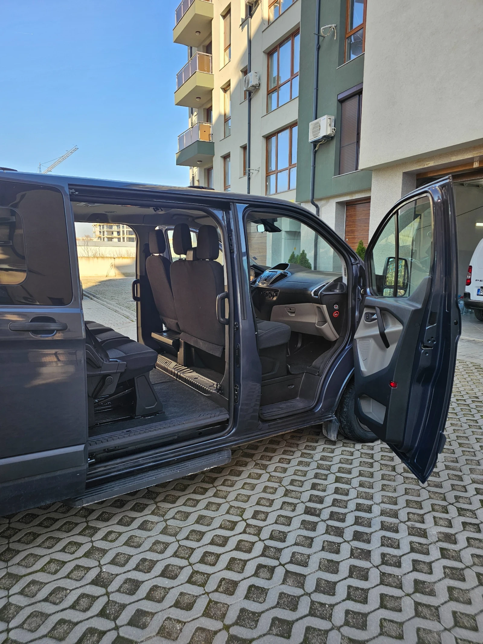 Ford Tourneo 2.2 - изображение 3