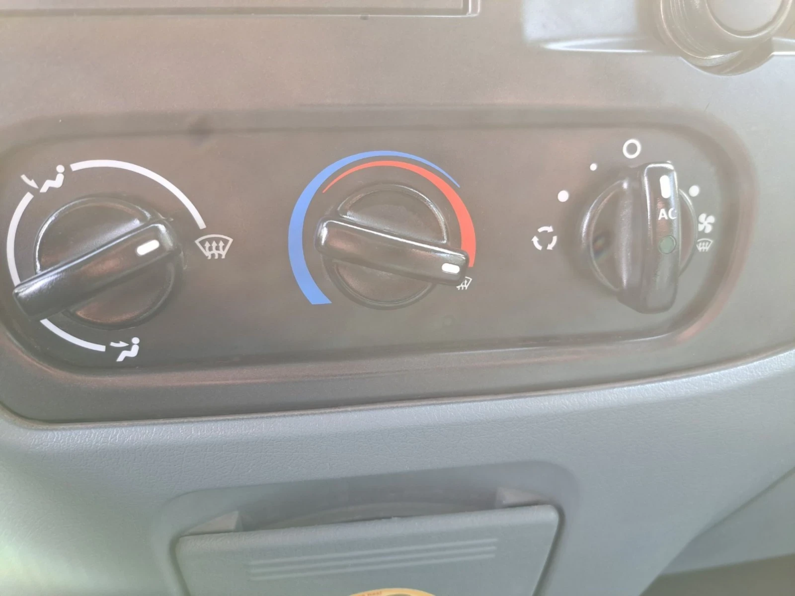 Ford Transit 2.2 140 кс * КЛИМА *  - изображение 8