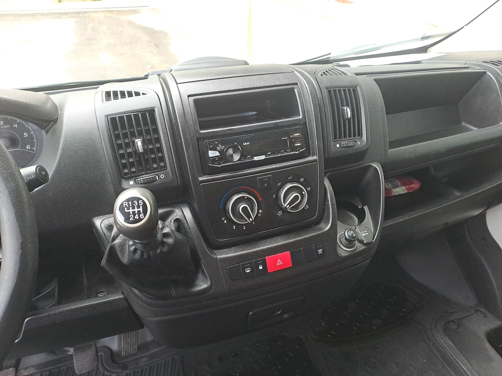 Peugeot Boxer, снимка 11 - Бусове и автобуси - 54561976