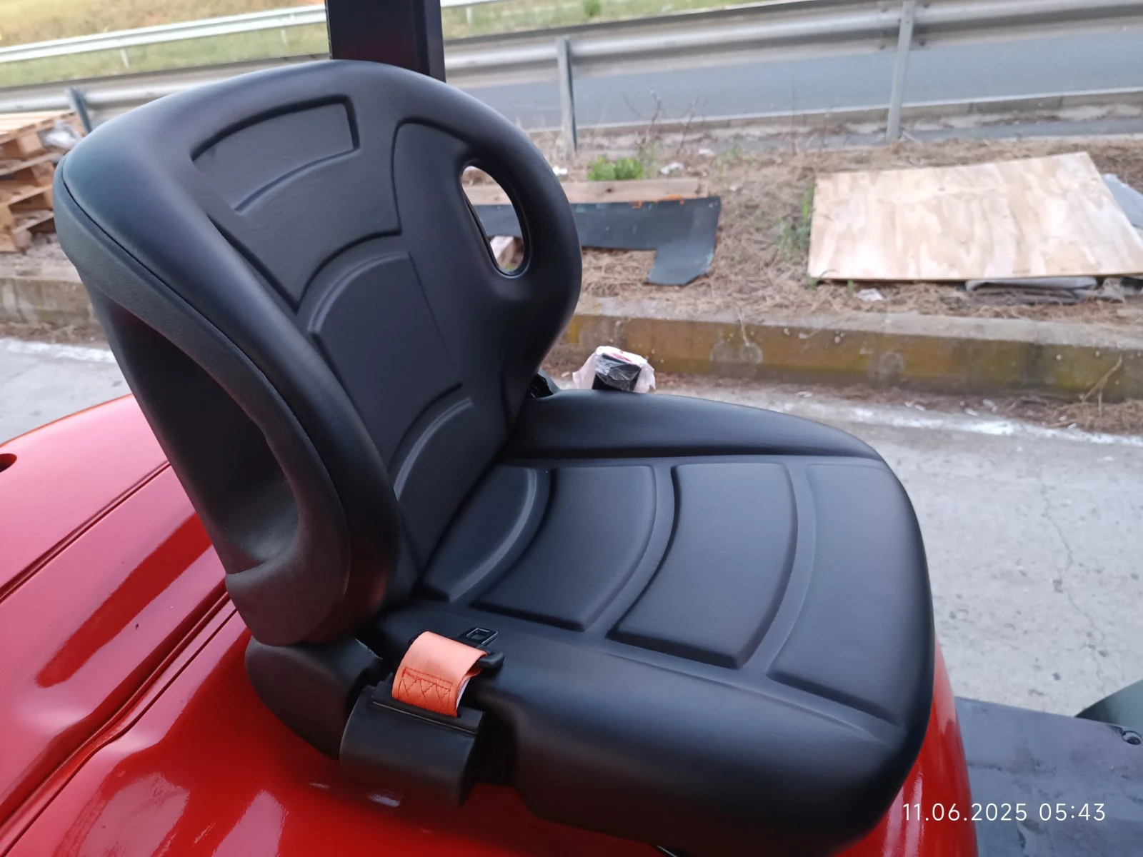 Челен товарач Друга марка TOYOTA ТОВАРАЧ - изображение 2